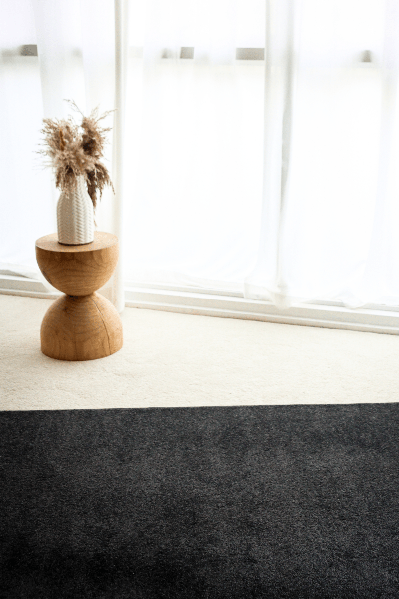 Tapis gris foncé | Série Essentiels intemporels