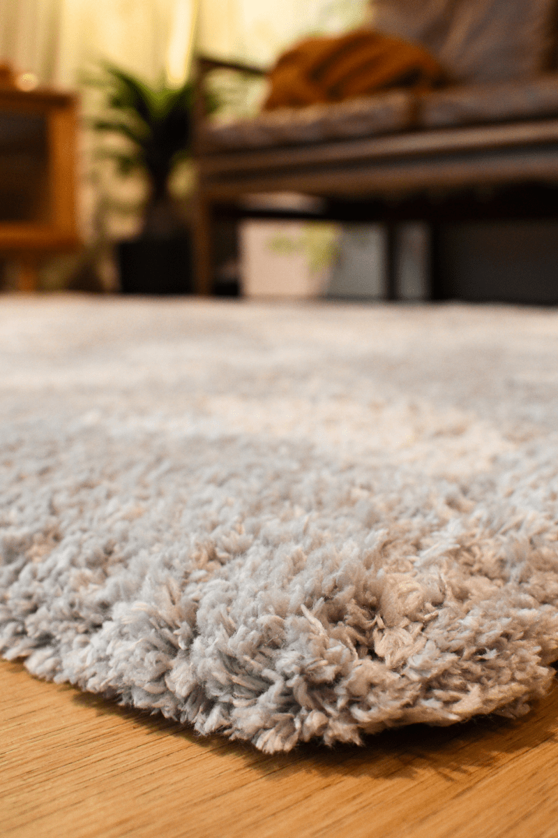 Tapis LuxeFur gris clair | Série LuxeFur Dyed