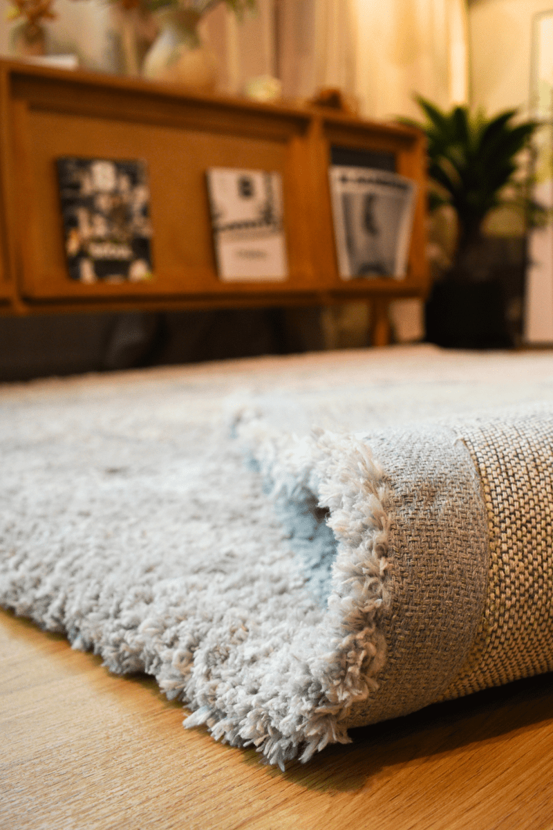 Tapis LuxeFur gris clair | Série LuxeFur Dyed