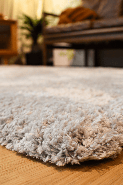 Tapis LuxeFur gris clair | Série LuxeFur Dyed