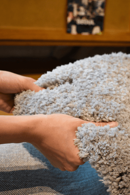 Tapis LuxeFur gris clair | Série LuxeFur Dyed